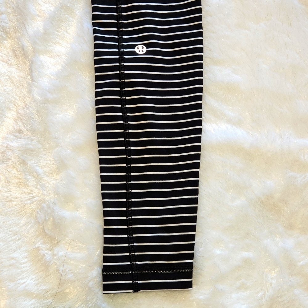 Lululemon leggings - Picture 7 of 7